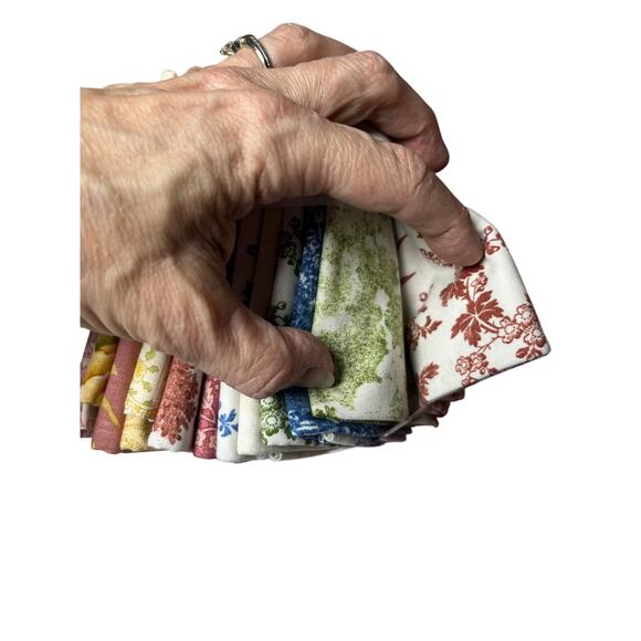 Benartex Laurel Cottage 2.75 Yds‎ 13 Fat Quarters Cotton Coordinate Quilter Pink - Picture 8 of 16